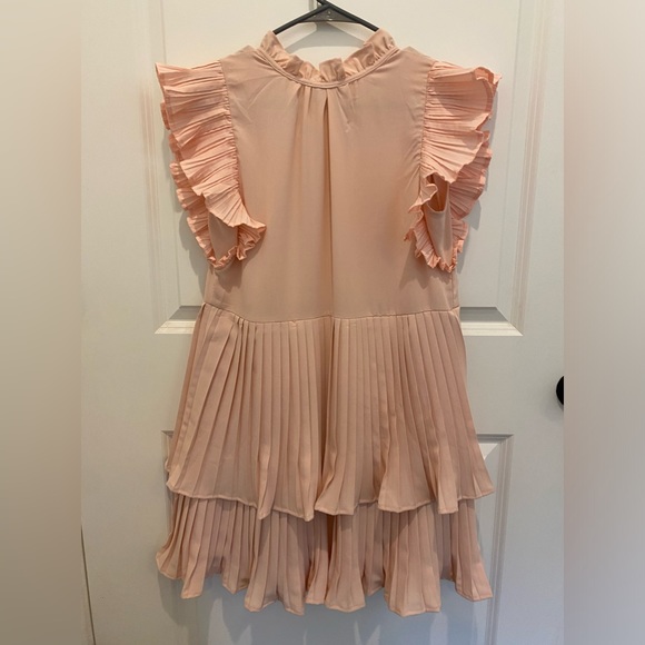 Pink flutter sleeve entro dress - Picture 3 of 3